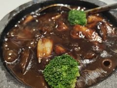 石锅葱烧海参-山东宾馆·齐鲁苑餐厅