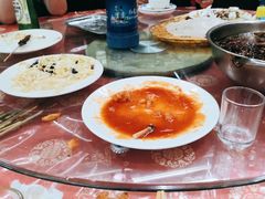 -明月食府(二区干二路店)