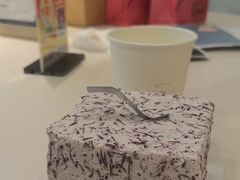 杨梅口味荔枝小方糕。-山与蓝·轻糖鲜果蛋糕(勒泰店)