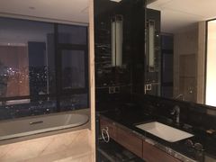 -中山利和希尔顿酒店