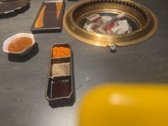 -铭牛烧肉·和牛海鲜自助(高新月牙湖店)