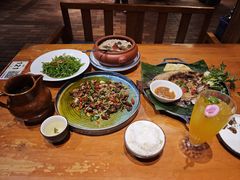 -老滇山寨•云南特色菜•地方菜•民族风情歌舞表演(金碧店)