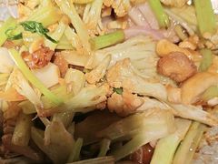 -卢大鲜鱼头捞饭(美利广场店)