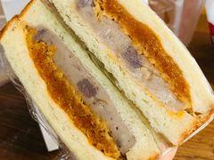 芋泥肉松三明治-啊噗吐呦现场烘焙(麦凯乐店)