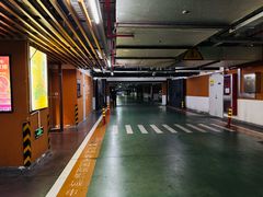 -中庚漫游城停车场
