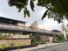 -茅草房·河畔园林火锅