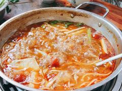-黄利砖万峰林布依特色酸笋牛肉馆