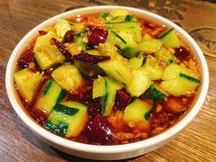 刀拍黄瓜-龙巢盱眙龙虾·牛蛙·烧烤宵夜(八卦岭店)