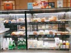 面包甜点陈列柜-星巴克(苏州张家港中昊檀宫店)