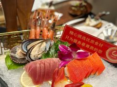 -云顶旋转自助景观餐厅