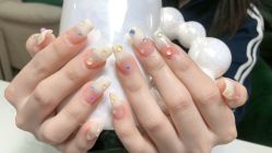 -蜜桃美甲美睫化妆