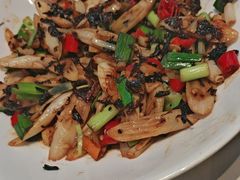 -阿瓦山寨·湘菜现炒·剁椒鱼头王(咸阳总店)