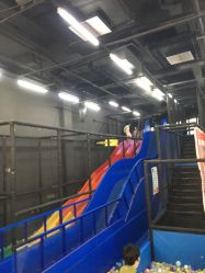 -零重力蹦床空间·滑梯·海洋球·团建(奥特莱斯店)