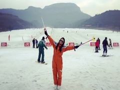 -济南卧虎山滑雪场
