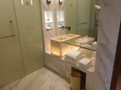 -上海滴水湖皇冠假日酒店