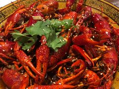 麻辣小龙虾-威海小海鲜大排档胖哥烧烤(双井店)