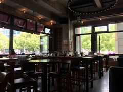 靠窗位-COMMUNE幻师(五角场店)