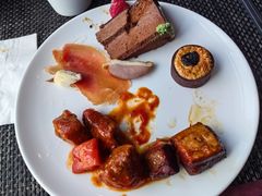 -怡豪大饭店·银顶旋转餐厅