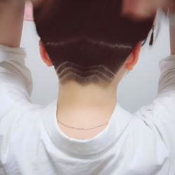 -曼都发型