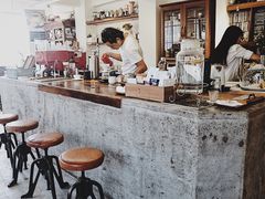 -巴浪鱼咖啡馆 Local Fish