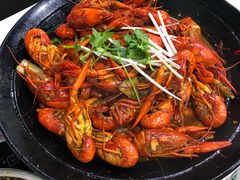 -虾弄弄海派小龙虾·牛羊蝎子火锅