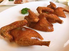玻璃脆皮乳鸽-利苑酒家(金宝店)