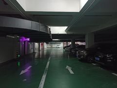 -宝龙城市广场1期-地下停车场