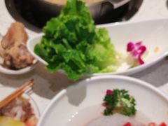 -三人行骨头王火锅(长寿店)