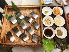 -围炉肉舍•炭烤活鳗•丹东海鲜烤肉(步行街店)