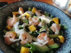 芒果牛油果烤虾沙拉-普兰达德国餐厅·德式脆皮烤猪肘·自酿啤酒(观唐店)