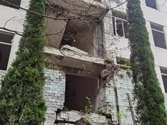 -四川汶川特大地震漩口中学遗址