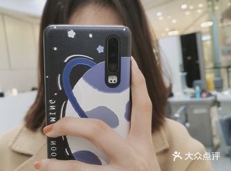 很久没有做头发了，上一次烫头发后变得太干燥了