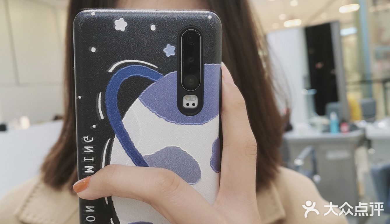 很久没有做头发了，上一次烫头发后变得太干燥了