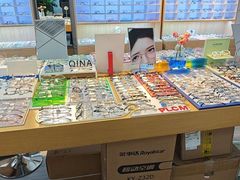 -天空之镜眼镜店蔡司依视路配镜授权零售店(望京颐堤港店)