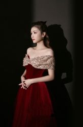 -莫小姐婚纱