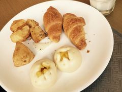牛角面包 薯块 流沙包-北京临空智选假日酒店