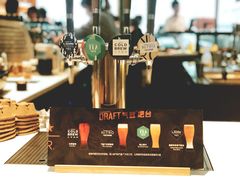 -星巴克臻选(上海合生汇1F店)