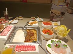 -芝小官毛肚火锅海鲜自助(苏州吴江区万宝店)