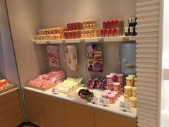 零售区-好利来(山东路店)