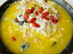 -巷子宽·酸菜鱼(迪士尼小镇店)