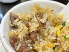 窝蛋牛肉饼煲仔饭-红星光发煲仔饭(文海店)