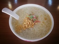 -鸿浩扒猪脚米线