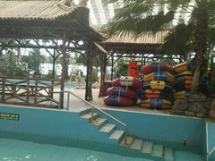 -龙脉温泉室内游泳馆