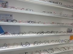 -美式眼镜·授权蔡司.依视路.尼康.豪雅.明月(南翔印象城店)