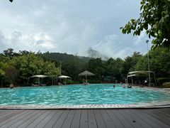 -十万大山布透温泉