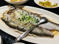 -鱼鲜饭香·招牌汽锅剁椒鱼头王