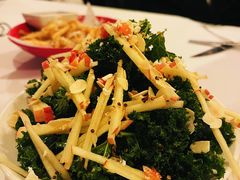 羽衣甘蓝苹果沙拉-WOLFGANG PUCK KITCHEN & BAR(迪士尼小镇店)