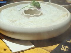 -老牌坊云南鱼豆花火锅(爱建店)