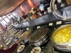 自助取餐区-汇泉王朝大饭店-旋转餐厅(南海路店)