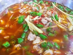 -兔行天下-鸿鹤鲜锅兔(中海国际店)